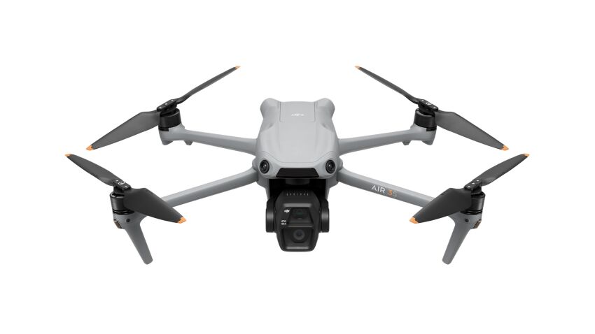 DJI AIR 3S z aparaturą sterującą RC-N3