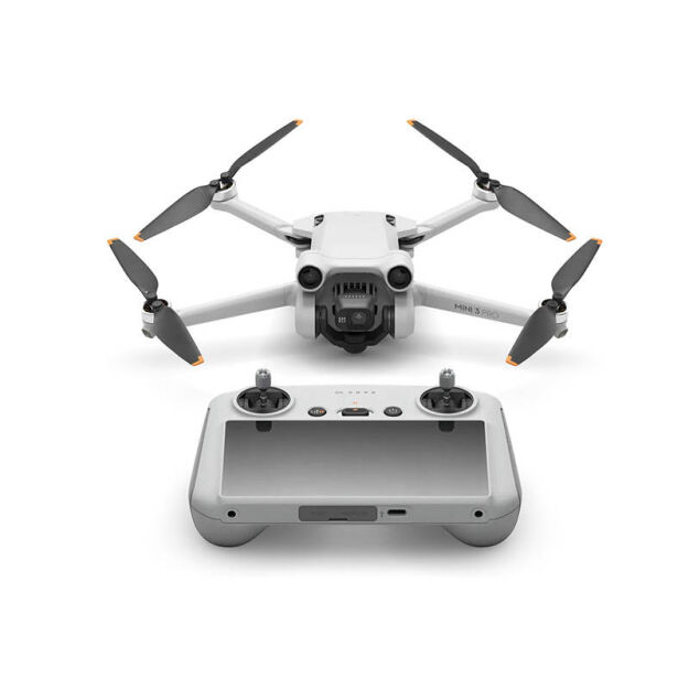 DJI Mini 3 Pro z aparaturą DJI RC